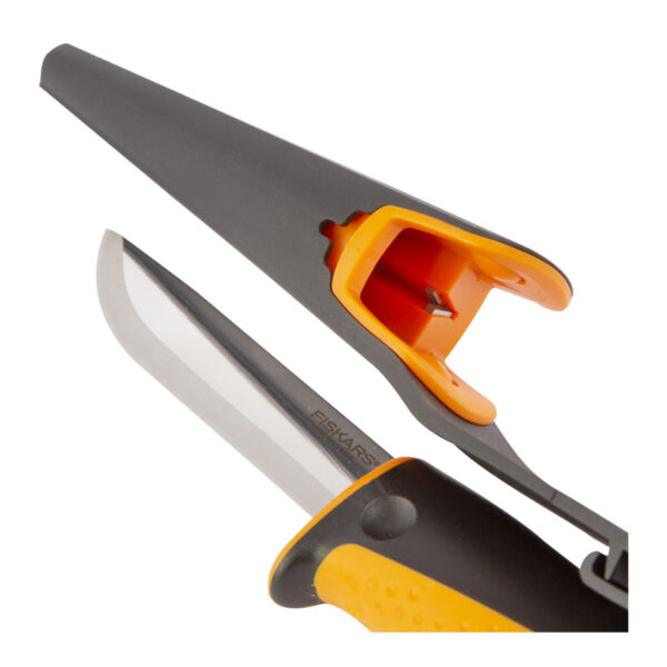 Fiskars általános kés, tokba épített élezővel