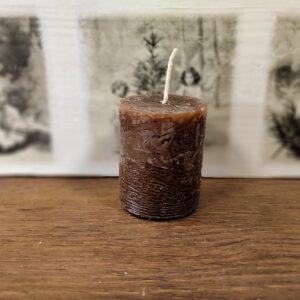 Sötétbarna gyertya 4 x 5 cm
