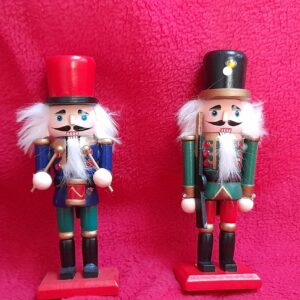 Fa diótörő katona figura bordó/arany/zöld /kék 15cm  25-5-16