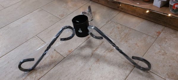 Fenyőfatalp/karácsonyfatalp fém csavart lábbal mm
